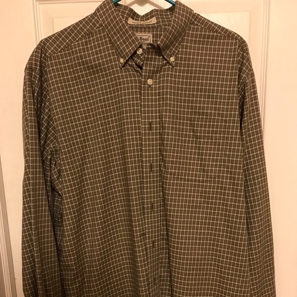 L.L. Bean Other - LL Bean Button Up Wrinkle Resistant Shirt.